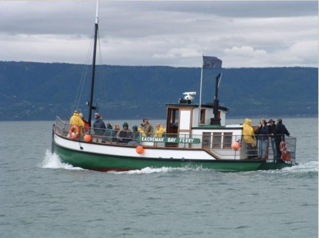 Oyster Lady Homer, Ak Dış mekan fotoğraf